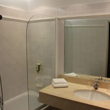 Hotel Des Lices 4*